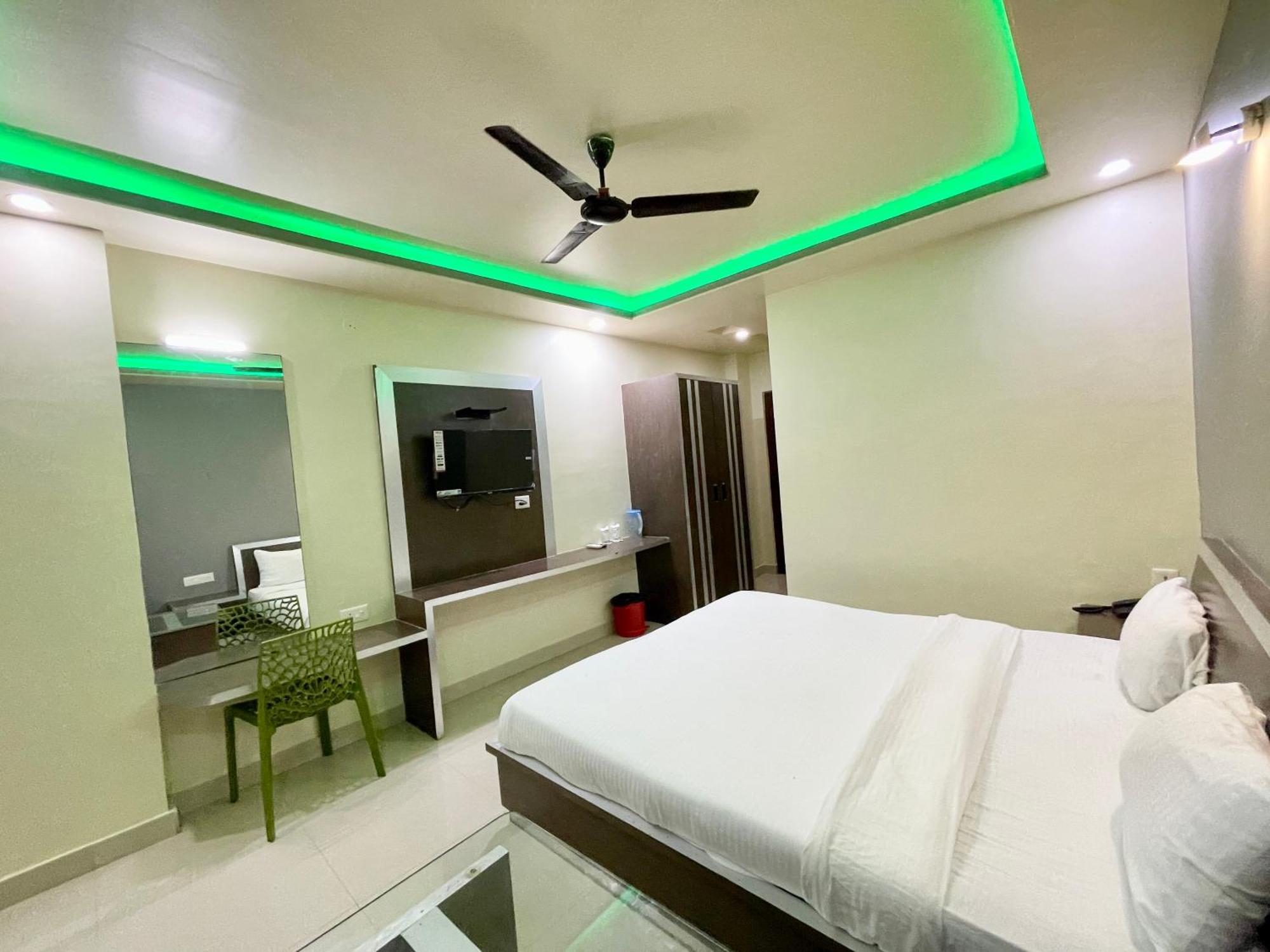 Hotel Trends In Puri Exterior photo